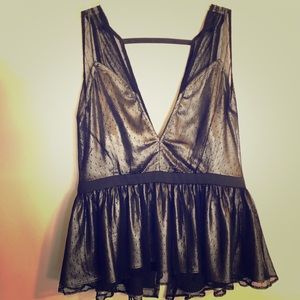 Express Deep V Top w Mesh Overlay NWT